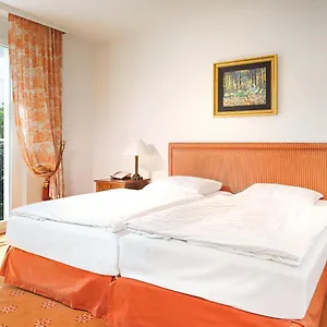 Отель Victor's Residenz-hotel Mitte