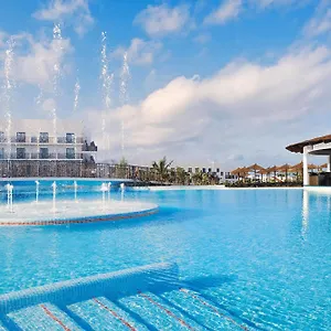 ***** Semesteranläggning (resort) Melia Dunas & Kap Verde